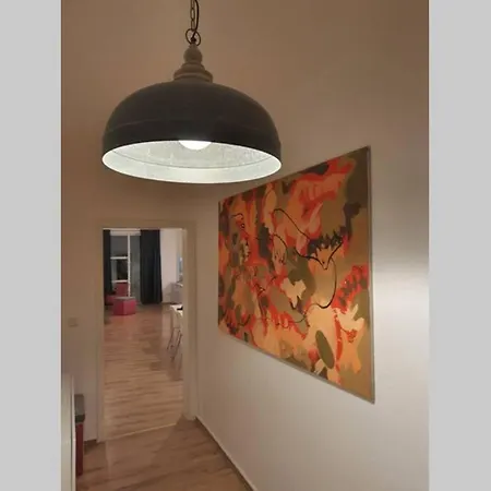 Modern, Minimalistisch Eingerichtete Ferienwohnung Διαμέρισμα *